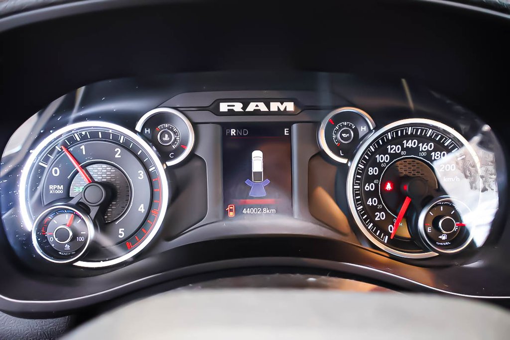 2023 Ram 2500 TRADESMAN + 4X4 + CREW CAB + DIESEL in Terrebonne, Quebec - 18 - w1024h768px