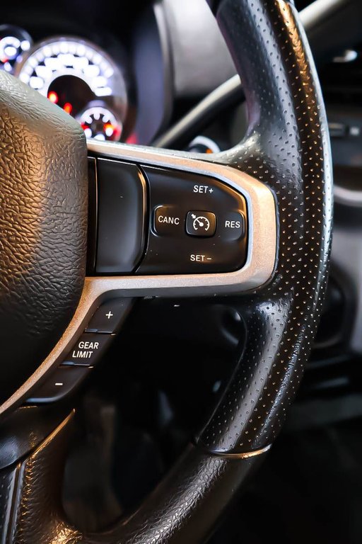 2023 Ram 2500 TRADESMAN + 4X4 + CREW CAB + DIESEL in Terrebonne, Quebec - 17 - w1024h768px