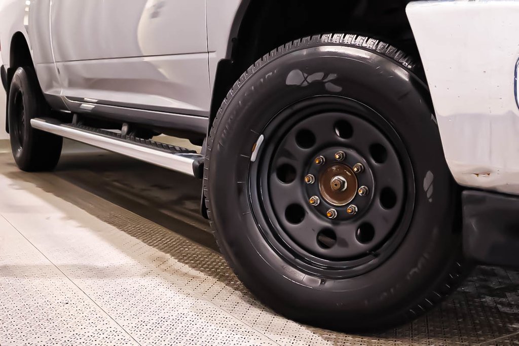 2023 Ram 2500 TRADESMAN + 4X4 + CREW CAB + DIESEL in Terrebonne, Quebec - 9 - w1024h768px