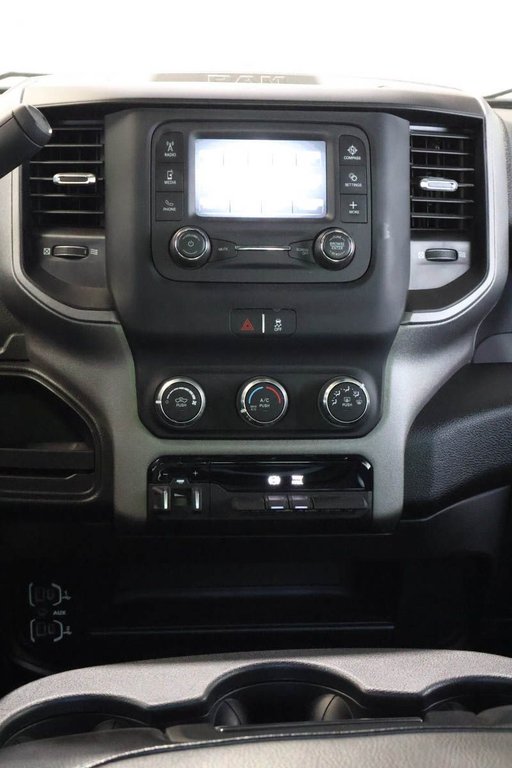 Ram 2500 TRADESMAN  + 4X4 + CREW CAB + DIESEL + BOITE 8' 2023 à Terrebonne, Québec - 18 - w1024h768px