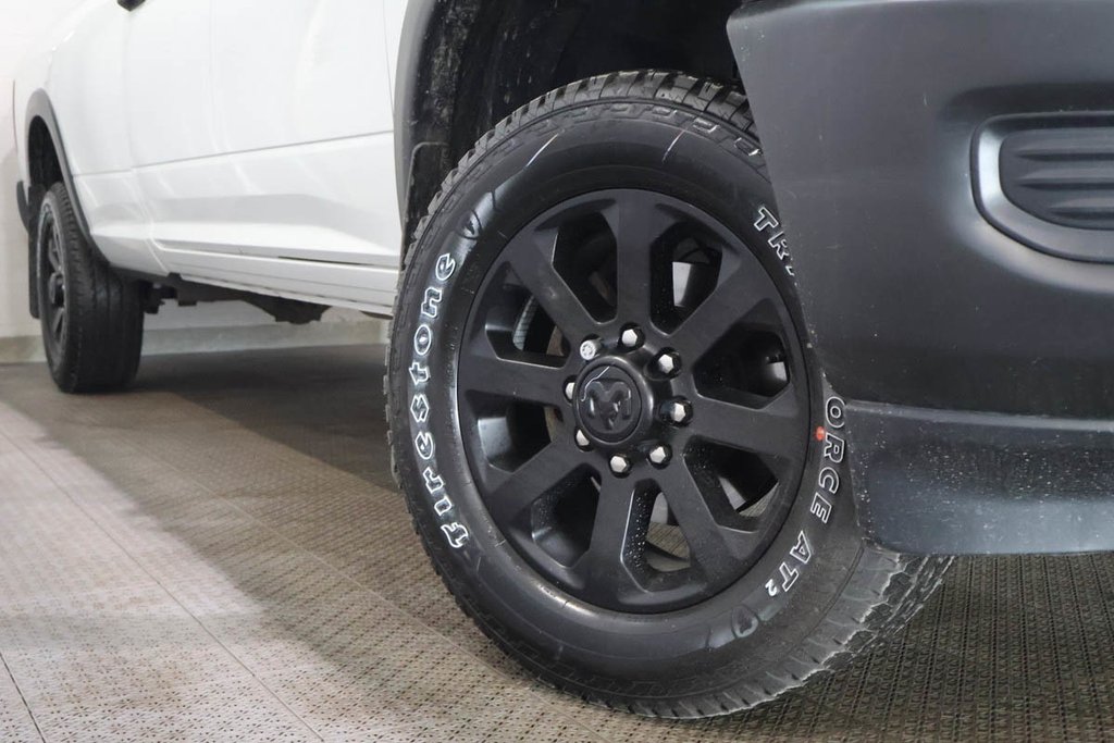 Ram 2500 TRADESMAN  + 4X4 + CREW CAB + DIESEL + BOITE 8' 2023 à Terrebonne, Québec - 7 - w1024h768px