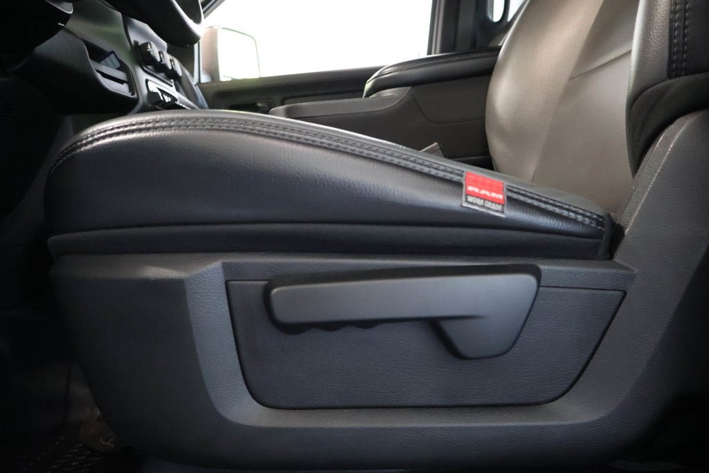 Ram 2500 TRADESMAN  + 4X4 + CREW CAB + DIESEL + BOITE 8' 2023 à Terrebonne, Québec - 10 - w1024h768px