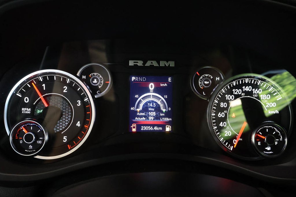 Ram 2500 TRADESMAN  + 4X4 + CREW CAB + DIESEL + BOITE 8' 2023 à Terrebonne, Québec - 17 - w1024h768px