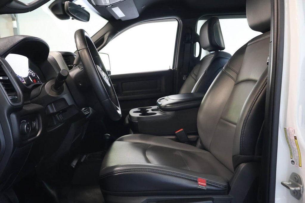 Ram 2500 TRADESMAN  + 4X4 + CREW CAB + DIESEL + BOITE 8' 2023 à Terrebonne, Québec - 9 - w1024h768px