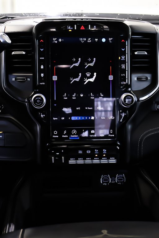 Ram 2500 LIMITED CREW CAB + 4X4 + DIESEL + NIGHT EDITION 2024 à Terrebonne, Québec - 19 - w1024h768px