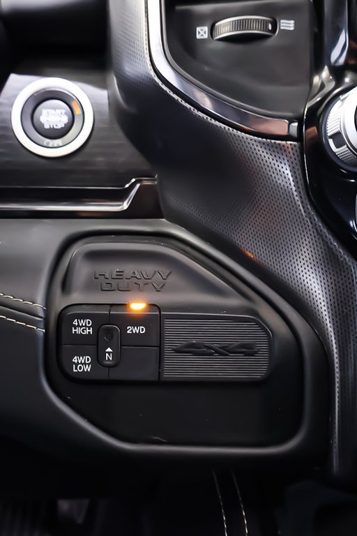 Ram 2500 LIMITED CREW CAB + 4X4 + DIESEL + NIGHT EDITION 2024 à Terrebonne, Québec - 18 - w1024h768px