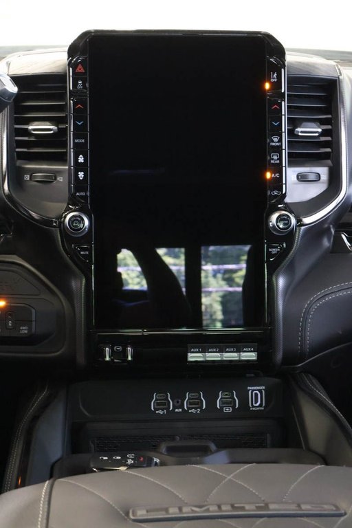 2026 Ram 2500 LIMITED in Terrebonne, Quebec - 17 - w1024h768px