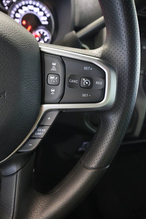 2026 Ram 2500 BLACK EXPRESS in Terrebonne, Quebec - 13 - w1024h768px