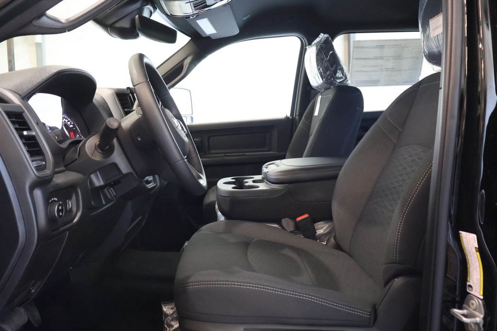 2026 Ram 2500 BLACK EXPRESS in Terrebonne, Quebec - 8 - w1024h768px