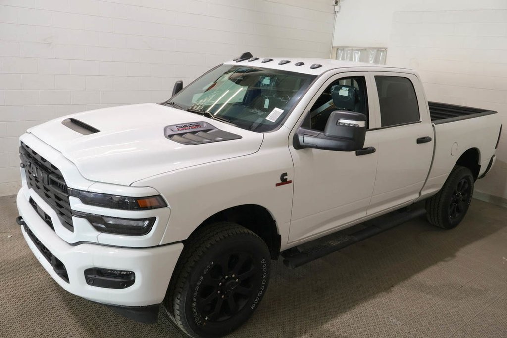 2026 Ram 2500 BLACK EXPRESS in Terrebonne, Quebec - 3 - w1024h768px