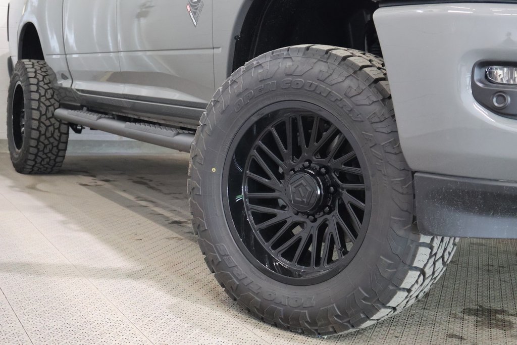 2026 Ram 2500 BLACK EXPRESS in Terrebonne, Quebec - 2 - w1024h768px