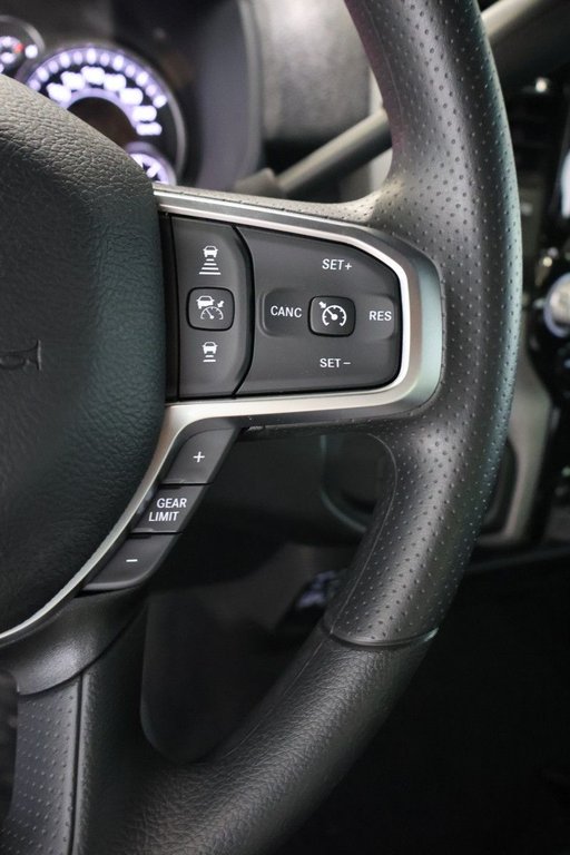 2026 Ram 2500 BLACK EXPRESS in Terrebonne, Quebec - 9 - w1024h768px