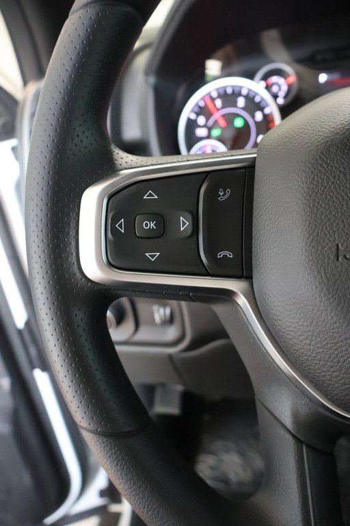 2026 Ram 2500 BLACK EXPRESS in Terrebonne, Quebec - 8 - w1024h768px