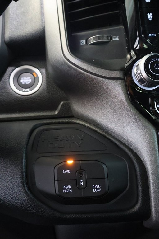 2026 Ram 2500 BLACK EXPRESS in Terrebonne, Quebec - 15 - w1024h768px