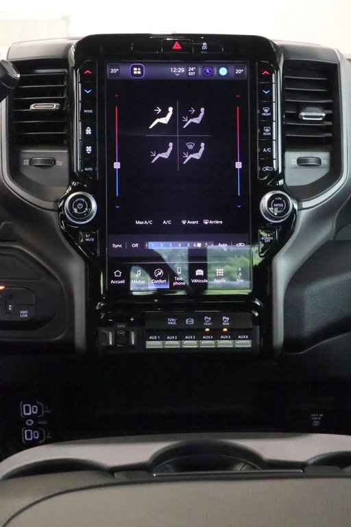 2026 Ram 2500 BLACK EXPRESS in Terrebonne, Quebec - 11 - w1024h768px