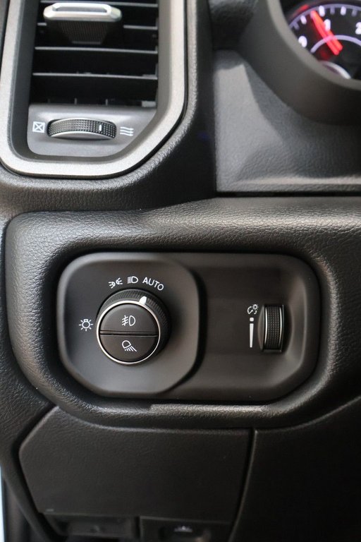 2026 Ram 2500 BLACK EXPRESS in Terrebonne, Quebec - 14 - w1024h768px