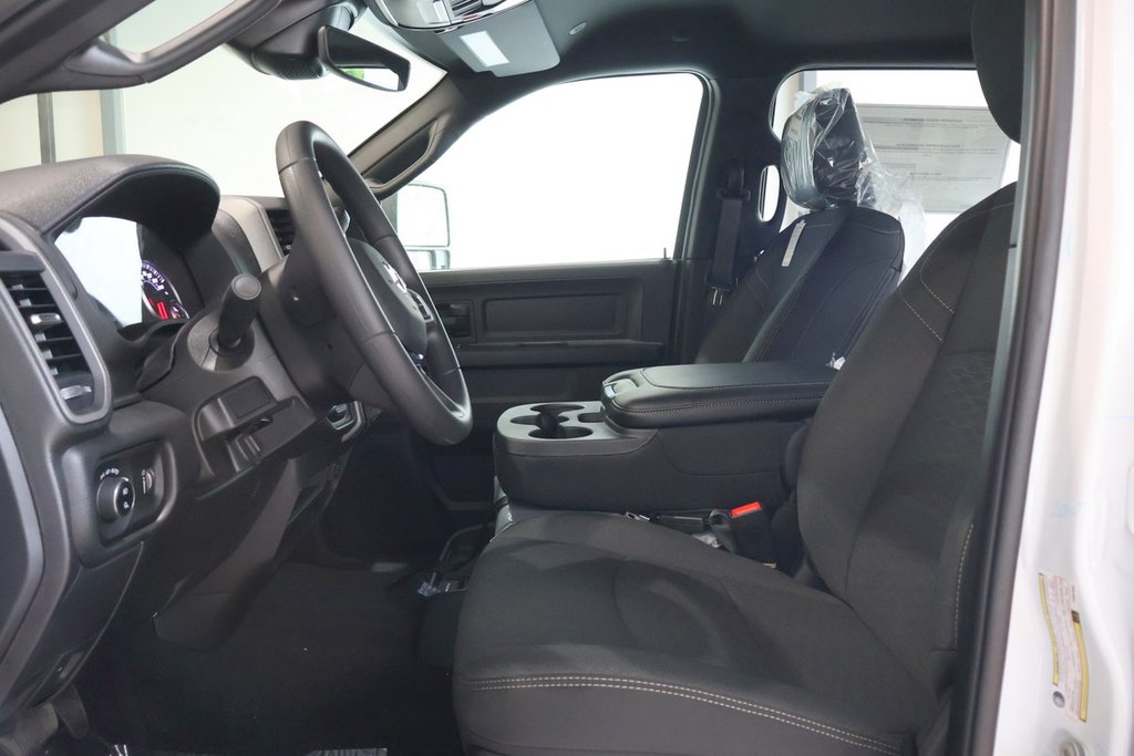 2026 Ram 2500 BLACK EXPRESS in Terrebonne, Quebec - 4 - w1024h768px