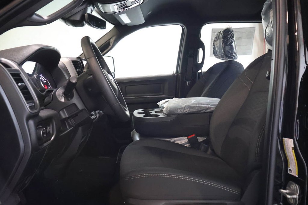 2026 Ram 2500 BLACK EXPRESS in Terrebonne, Quebec - 8 - w1024h768px