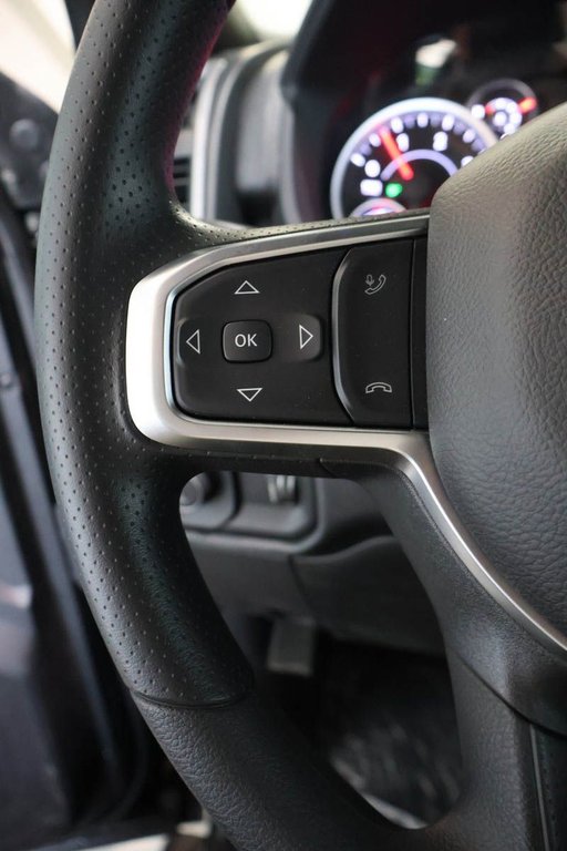 2026 Ram 2500 BLACK EXPRESS in Terrebonne, Quebec - 12 - w1024h768px