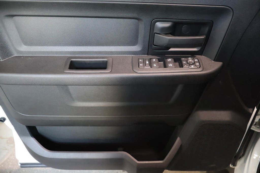 2026 Ram 2500 BLACK EXPRESS in Terrebonne, Quebec - 21 - w1024h768px