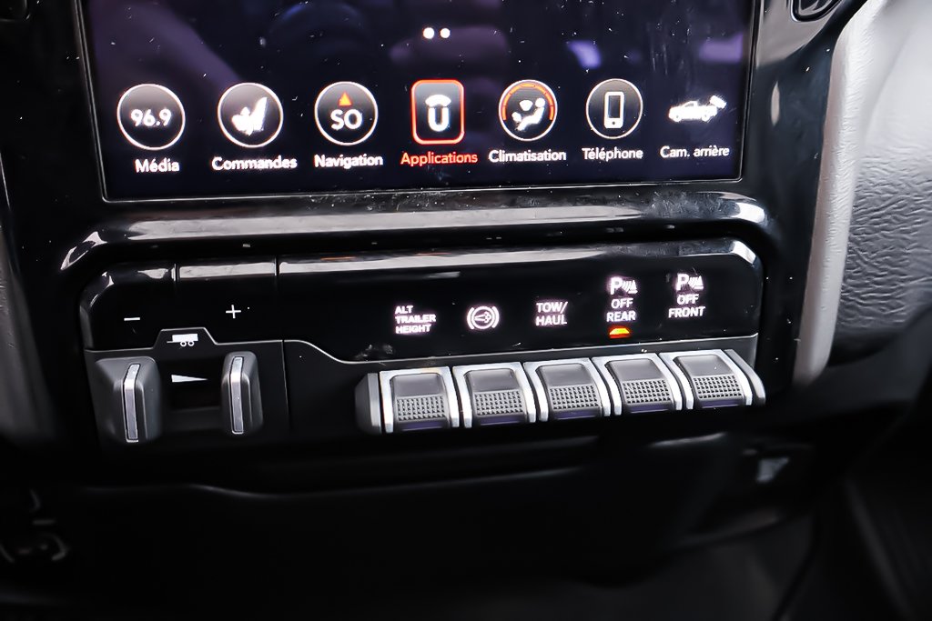 2021 Ram 3500 BIG HORN + CREW CAB + 4X4 + NIGHT EDITION + DIESEL in Terrebonne, Quebec - 25 - w1024h768px