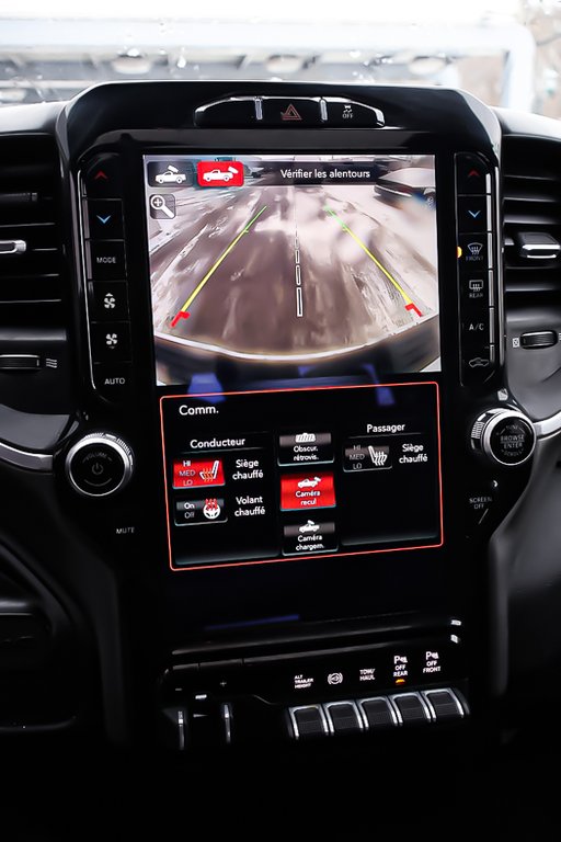 2021 Ram 3500 BIG HORN + CREW CAB + 4X4 + NIGHT EDITION + DIESEL in Terrebonne, Quebec - 22 - w1024h768px