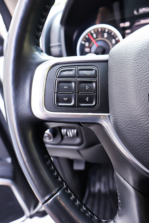 Ram 3500 LARAMIE + CREW CAB + DIESEL + 4X4 2022 à Terrebonne, Québec - 15 - w1024h768px