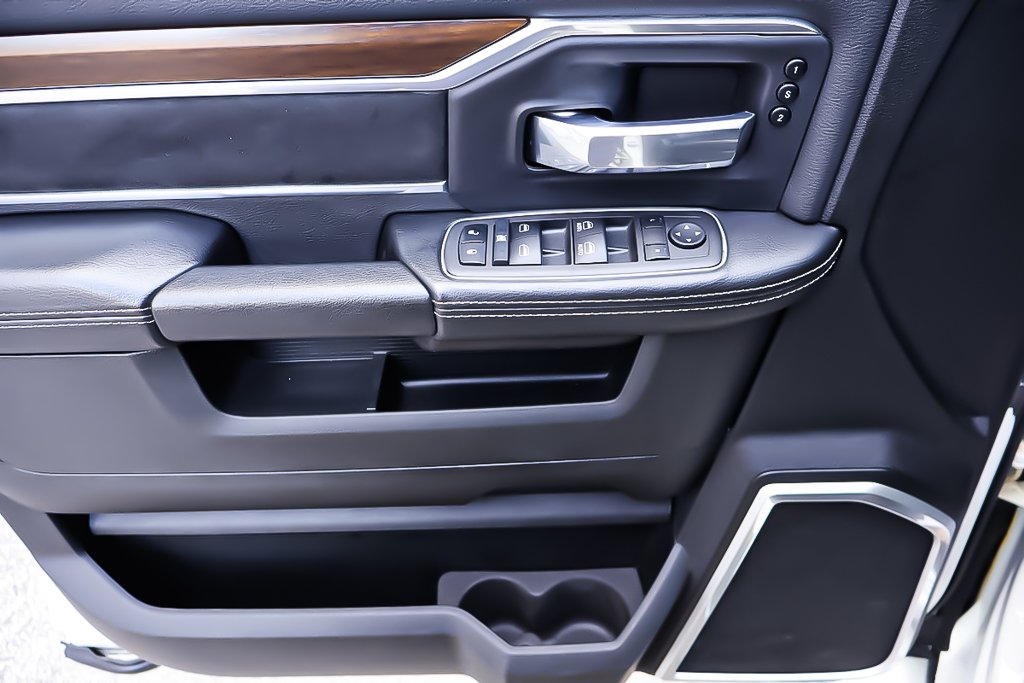 Ram 3500 LARAMIE + CREW CAB + DIESEL + 4X4 2022 à Terrebonne, Québec - 26 - w1024h768px
