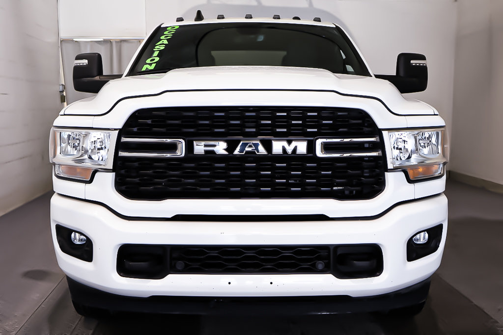 2023 Ram 3500 BIG HORN + 4X4 + DIESEL + CREW CAB + ALLURE SPORT in Terrebonne, Quebec - 2 - w1024h768px