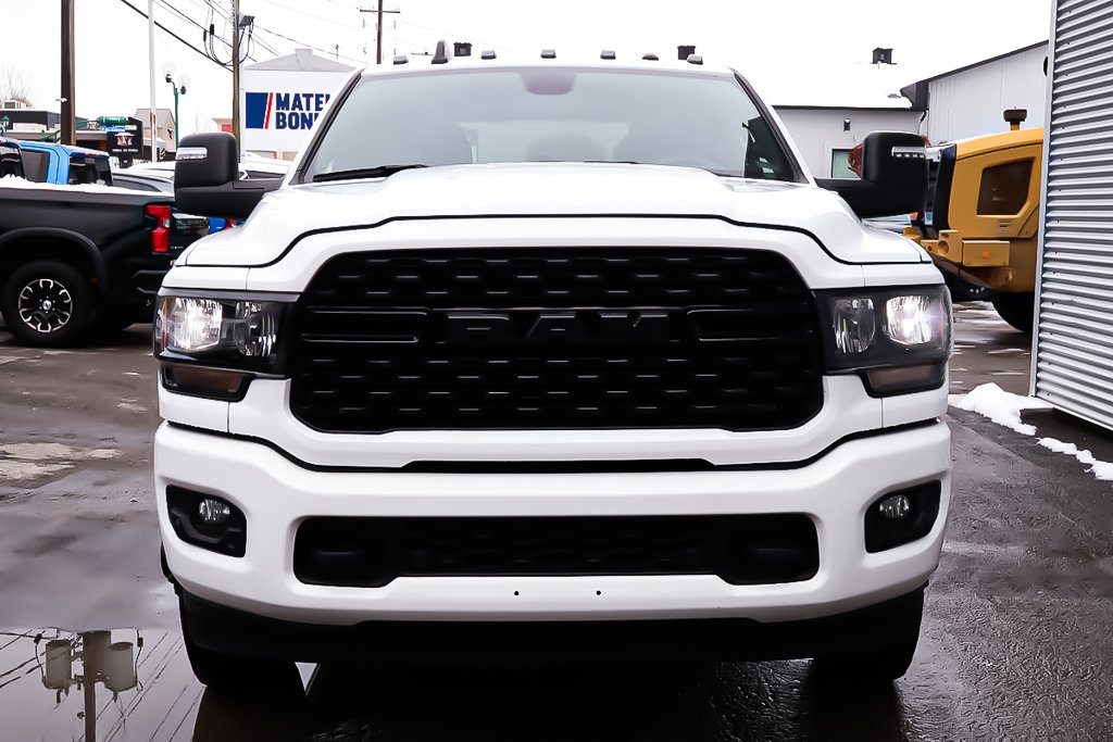 2024 Ram 3500 BIG HORN + 4X4 + CREW CAB +  DIESEL in Terrebonne, Quebec - 2 - w1024h768px