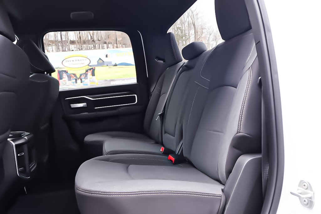 2024 Ram 3500 BIG HORN + 4X4 + CREW CAB +  DIESEL in Terrebonne, Quebec - 29 - w1024h768px