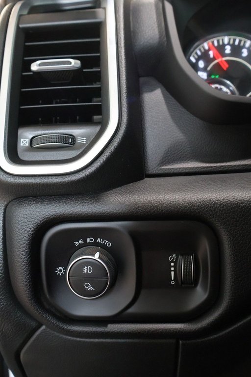 2024 Ram 3500 BIG HORN + 4X4 CREW CAB + V8 HEMI 6.4L in Terrebonne, Quebec - 19 - w1024h768px