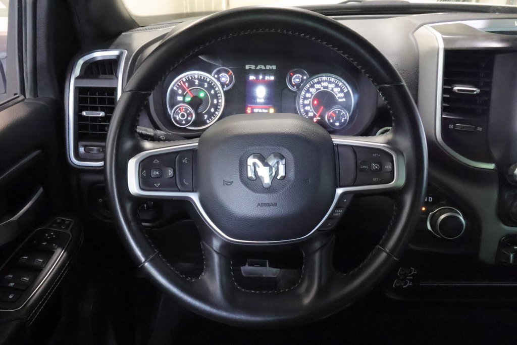 2024 Ram 3500 BIG HORN + 4X4 CREW CAB + V8 HEMI 6.4L in Terrebonne, Quebec - 10 - w1024h768px