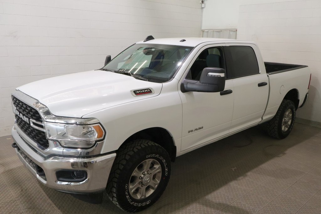 2024 Ram 3500 BIG HORN + 4X4 CREW CAB + V8 HEMI 6.4L in Terrebonne, Quebec - 5 - w1024h768px