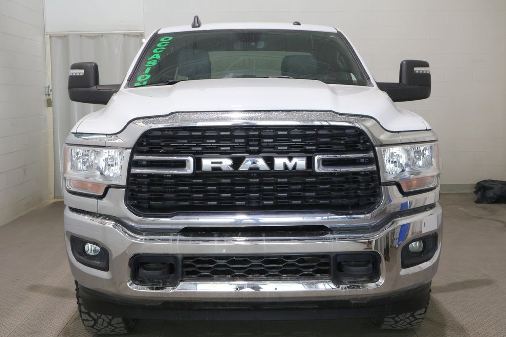 2024 Ram 3500 BIG HORN + 4X4 CREW CAB + V8 HEMI 6.4L in Terrebonne, Quebec - 3 - w1024h768px