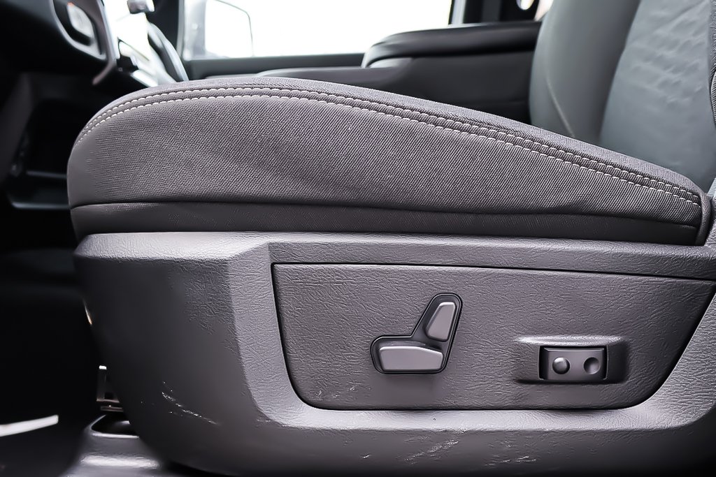 2026 Ram 3500 BIG HORN in Terrebonne, Quebec - 9 - w1024h768px