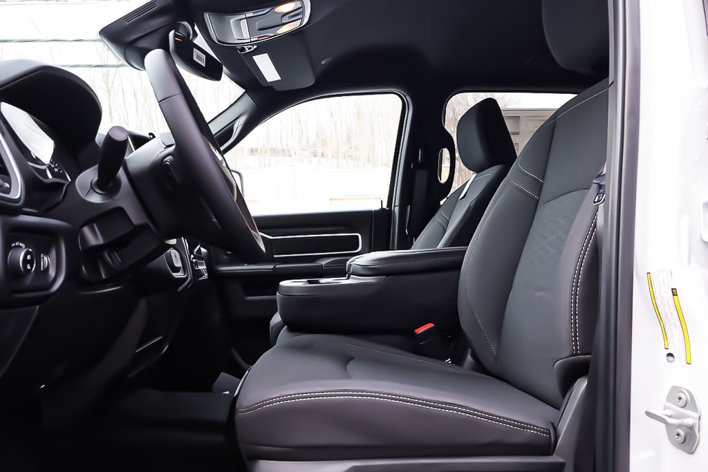 2026 Ram 3500 BIG HORN in Terrebonne, Quebec - 8 - w1024h768px