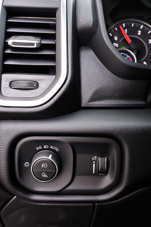 2026 Ram 3500 BIG HORN in Terrebonne, Quebec - 19 - w1024h768px