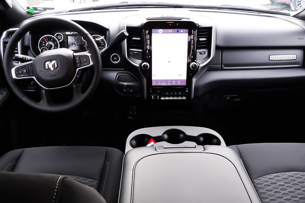 2026 Ram 3500 BIG HORN in Terrebonne, Quebec - 10 - w1024h768px