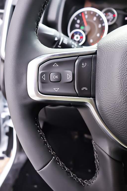 2026 Ram 3500 BIG HORN in Terrebonne, Quebec - 12 - w1024h768px