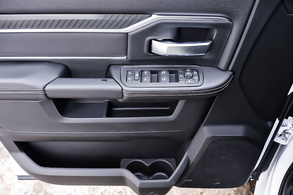 2026 Ram 3500 BIG HORN in Terrebonne, Quebec - 20 - w1024h768px