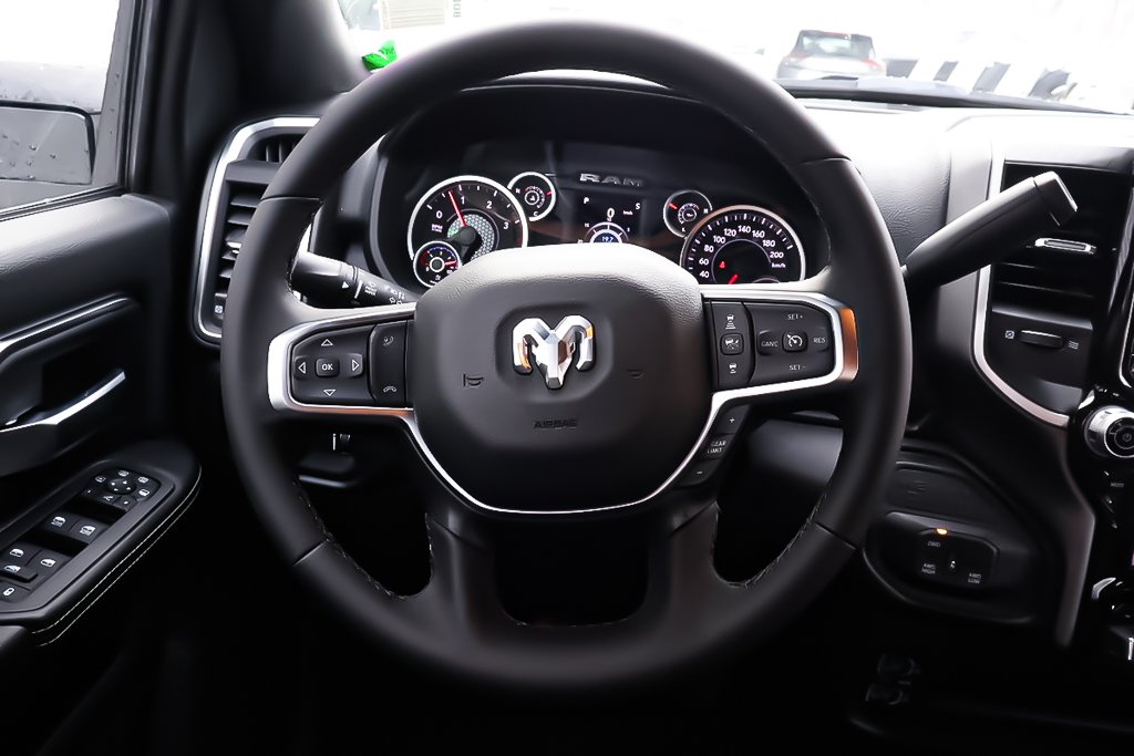 2026 Ram 3500 BIG HORN in Terrebonne, Quebec - 11 - w1024h768px