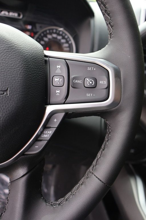 2026 Ram 3500 BIG HORN in Terrebonne, Quebec - 11 - w1024h768px