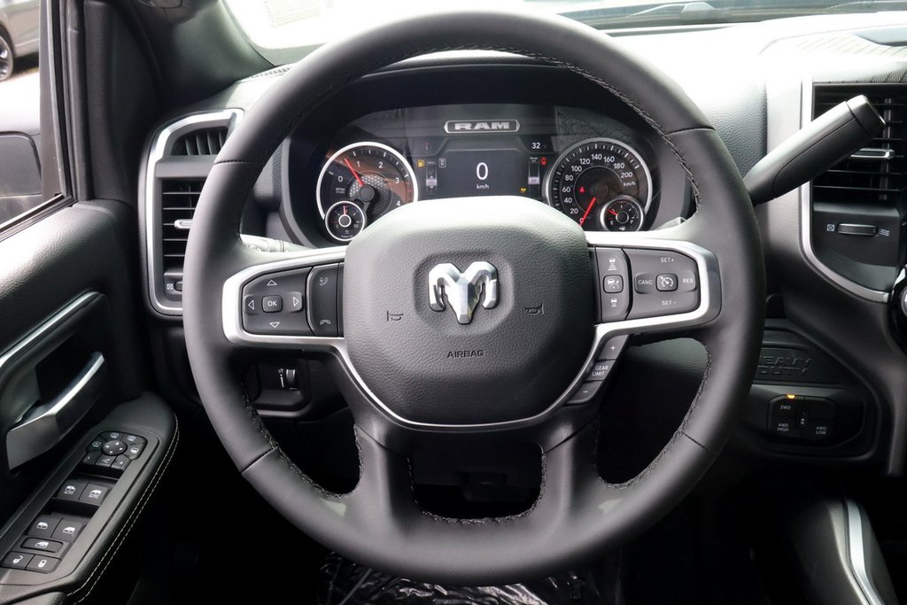 2026 Ram 3500 BIG HORN in Terrebonne, Quebec - 9 - w1024h768px