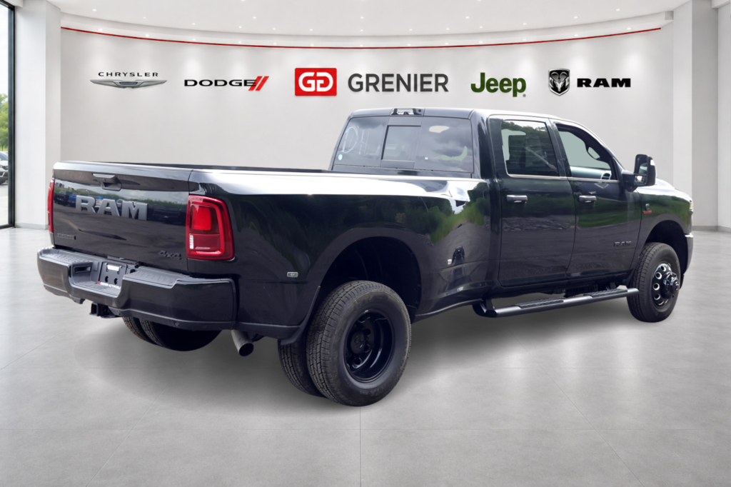 2026 Ram 3500 BIG HORN in Terrebonne, Quebec - 6 - w1024h768px