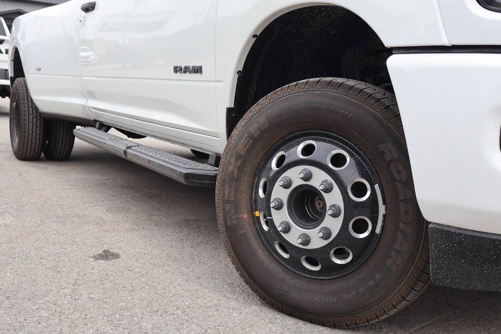 2026 Ram 3500 BIG HORN in Terrebonne, Quebec - 7 - w1024h768px