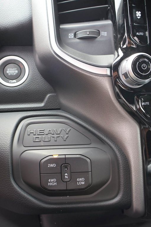 2026 Ram 3500 BIG HORN in Terrebonne, Quebec - 16 - w1024h768px