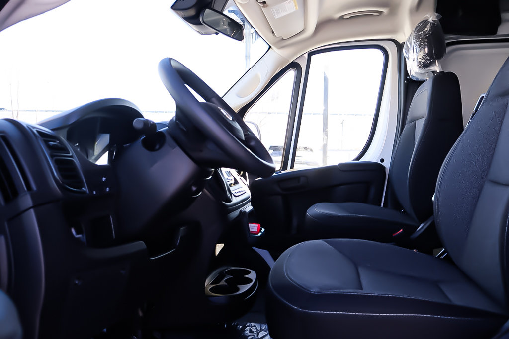 2025 Ram PROMASTER CARGO VAN 1500 TRADESMAN W/ PASS SEAT in Terrebonne, Quebec - 7 - w1024h768px