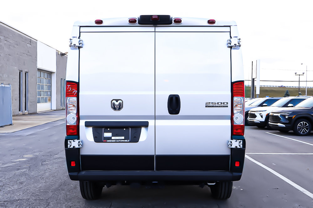 2024 Ram PROMASTER CARGO VAN 2500 TRADESMAN W/ PASS SEAT in Terrebonne, Quebec - 5 - w1024h768px