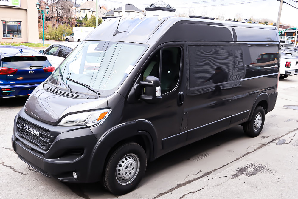 2025 Ram PROMASTER CARGO VAN 2500 TRADESMAN W/ PASS SEAT in Terrebonne, Quebec - 3 - w1024h768px